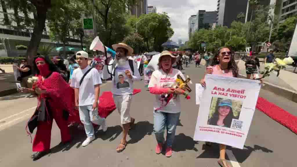 Instalan nuevo antimonumento en el Ángel para visibilizar la crisis de desaparecidos