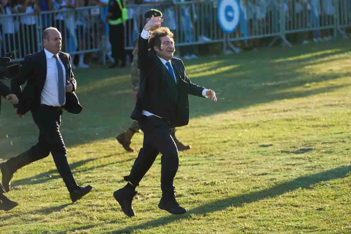 Milei acusa a México, Brasil y a demócratas de EU de financiar “campaña antiargentina”