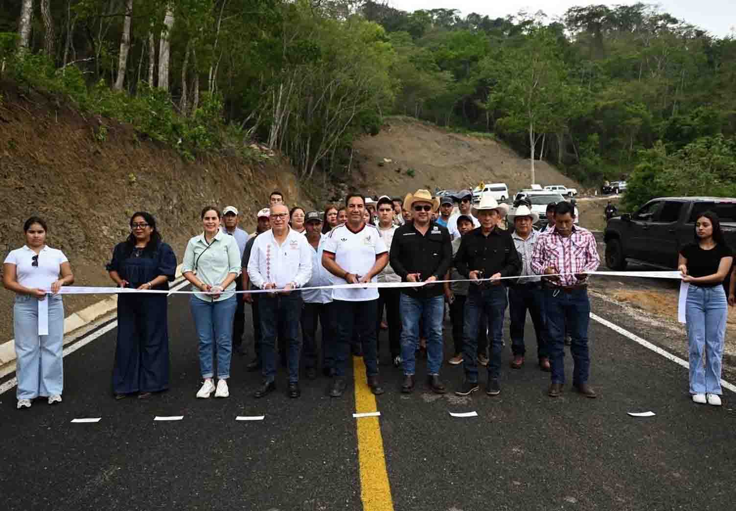 Eduardo Ramírez lleva obras prioritarias y programas sociales a Copainalá y San Fernando
