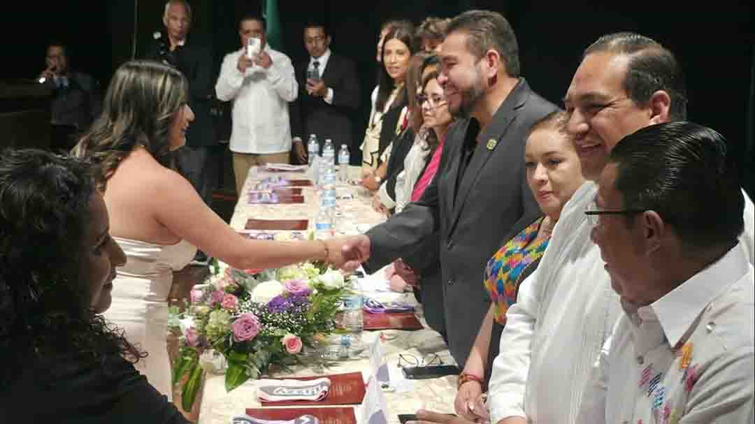 Sección 40 acompaña clausura