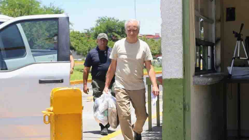 Víctor Rodríguez, exdirector de Pemex, sale de prisión en Morelos tras resolución judicial