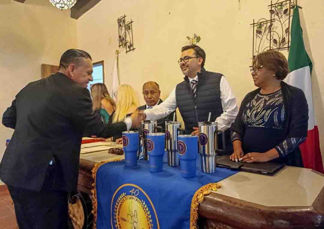 Ayuntamiento fortalece vínculos institucionales con la Barra de Abogados “San Cristóbal” en el marco del Día del Abogado