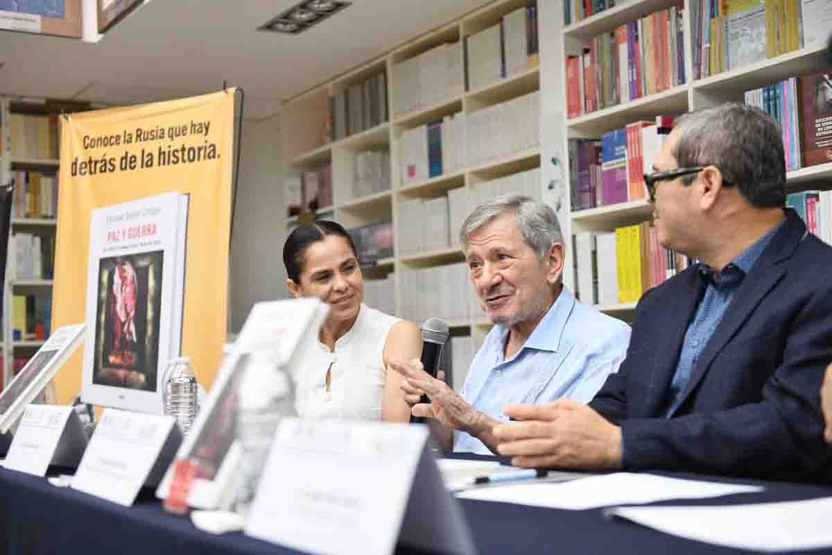 Presenta Enrique Barón Crespo “Paz y Guerra” durante la CIU UNACH 2026