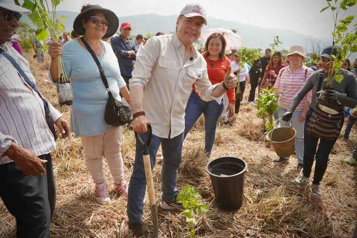 Paco Chacón se suma a la Jornada Nacional de Reforestación en el Cañón del Sumidero