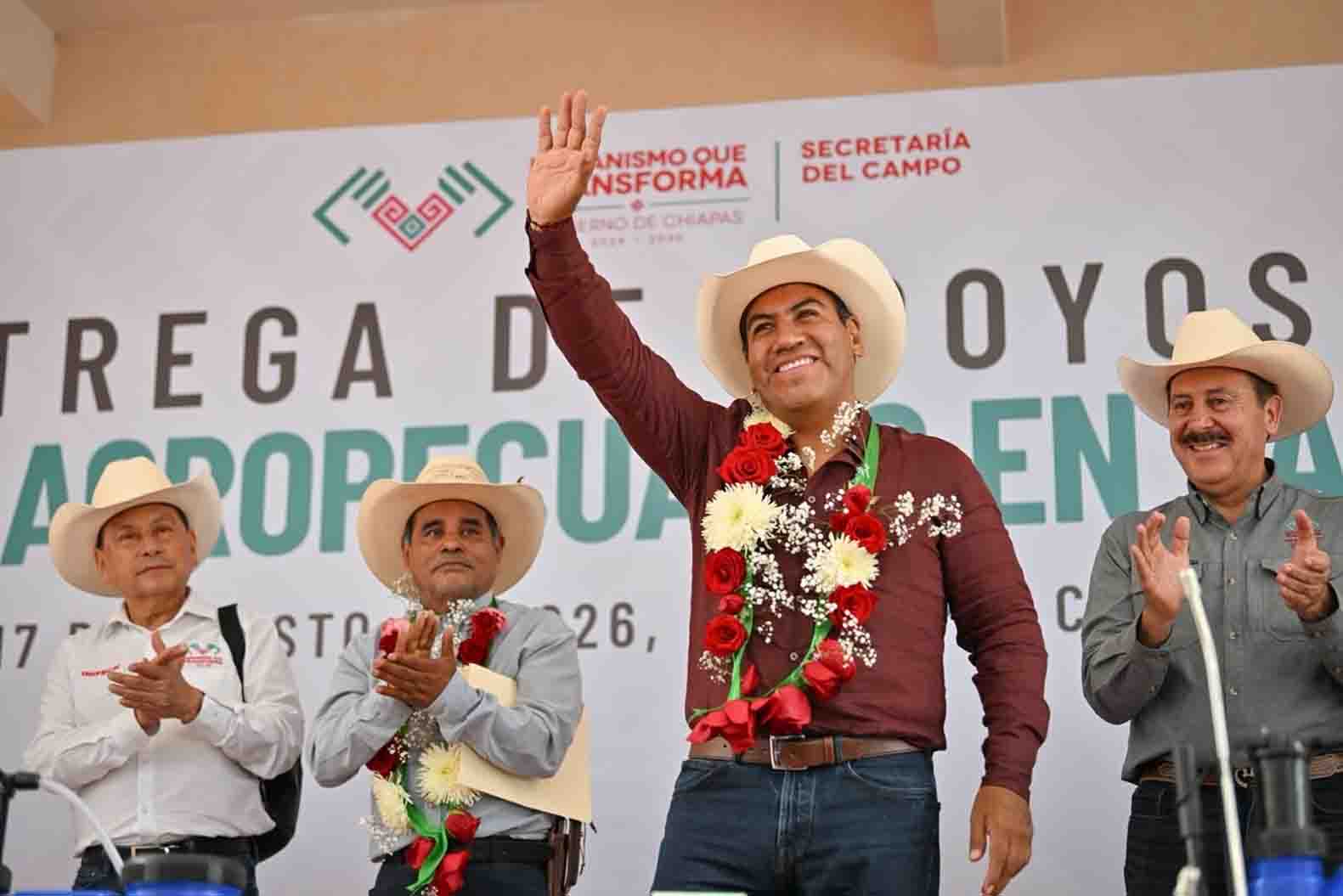 Eduardo Ramírez lleva obras de infraestructura y apoyos productivos a Ixtacomitán, Ixhuatán y Tapalapa