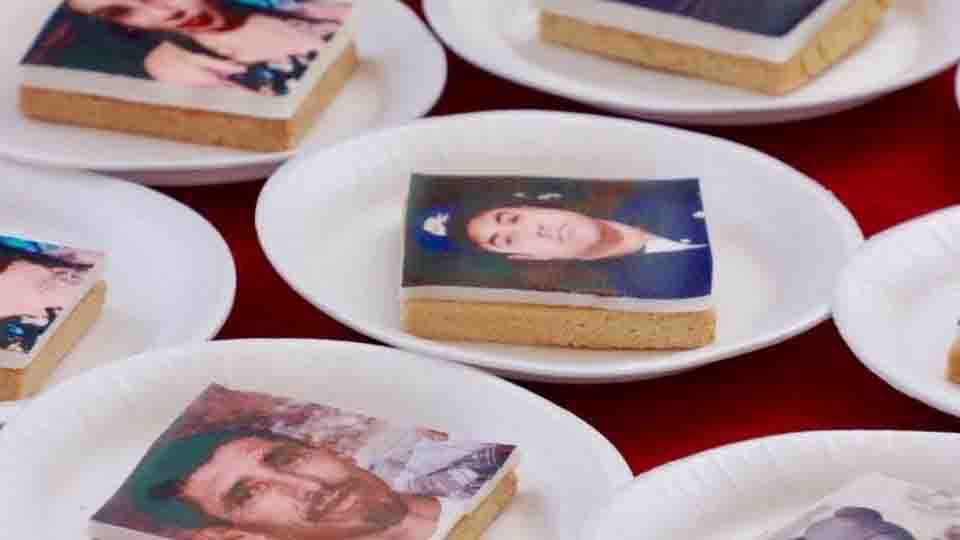 Dan galletas con fotografías de desaparecidos a madres buscadoras en Salamanca, Guanajuato