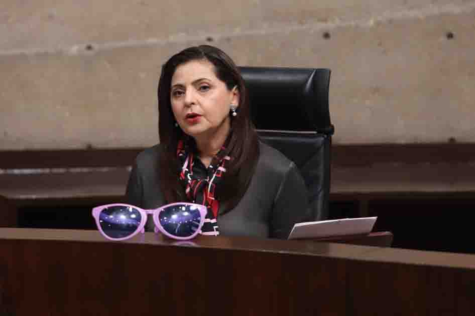 Ley prohíbe a Mónica Soto asumir cargos públicos durante dos años tras su renuncia al TEPJF