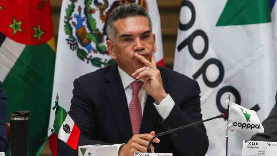 El líder priista Alejandro Moreno crea una empresa inmobiliaria en febrero y la esconde en su declaración patrimonial como senador