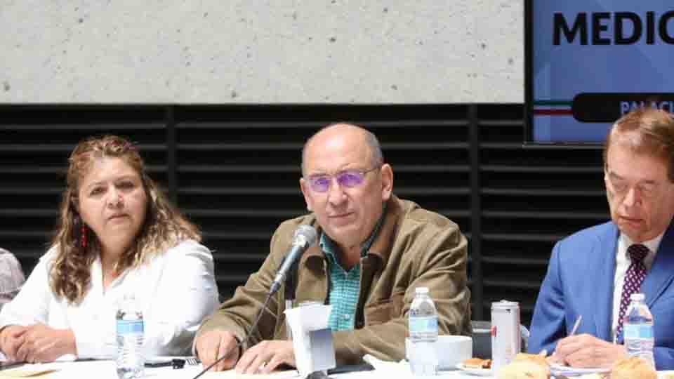 “Si Noroña no se levanta a trabajar ni a bañarse, menos lo hará para tomar las armas y defender a AMLO”: Rubén Moreira