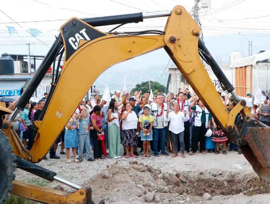 Paco Chacón arranca nueva Calle Humanista en la colonia 6 de Junio