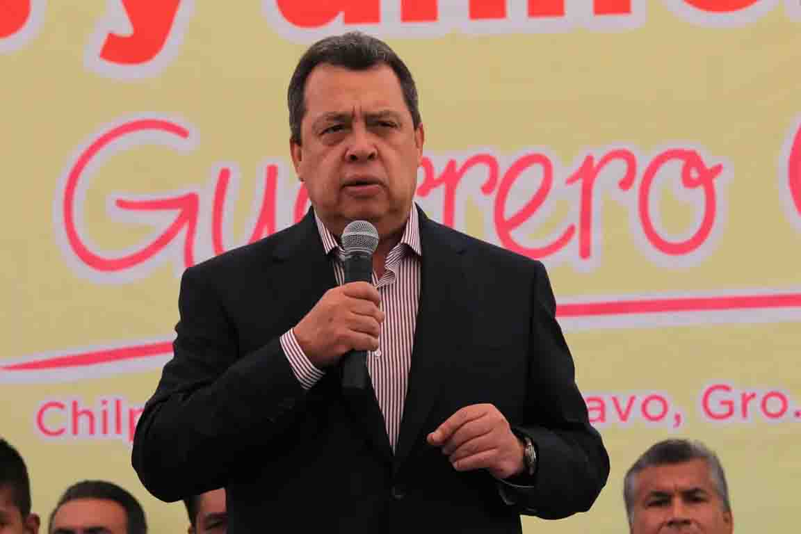 Padres de los 43 piden a Sheinbaum facilitar interrogatorio a Aguirre Rivero: “Queremos hablar con él”