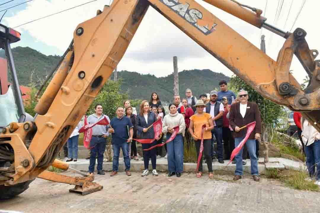 Inicia rehabilitación de drenaje sanitario en Jardines del Carmen