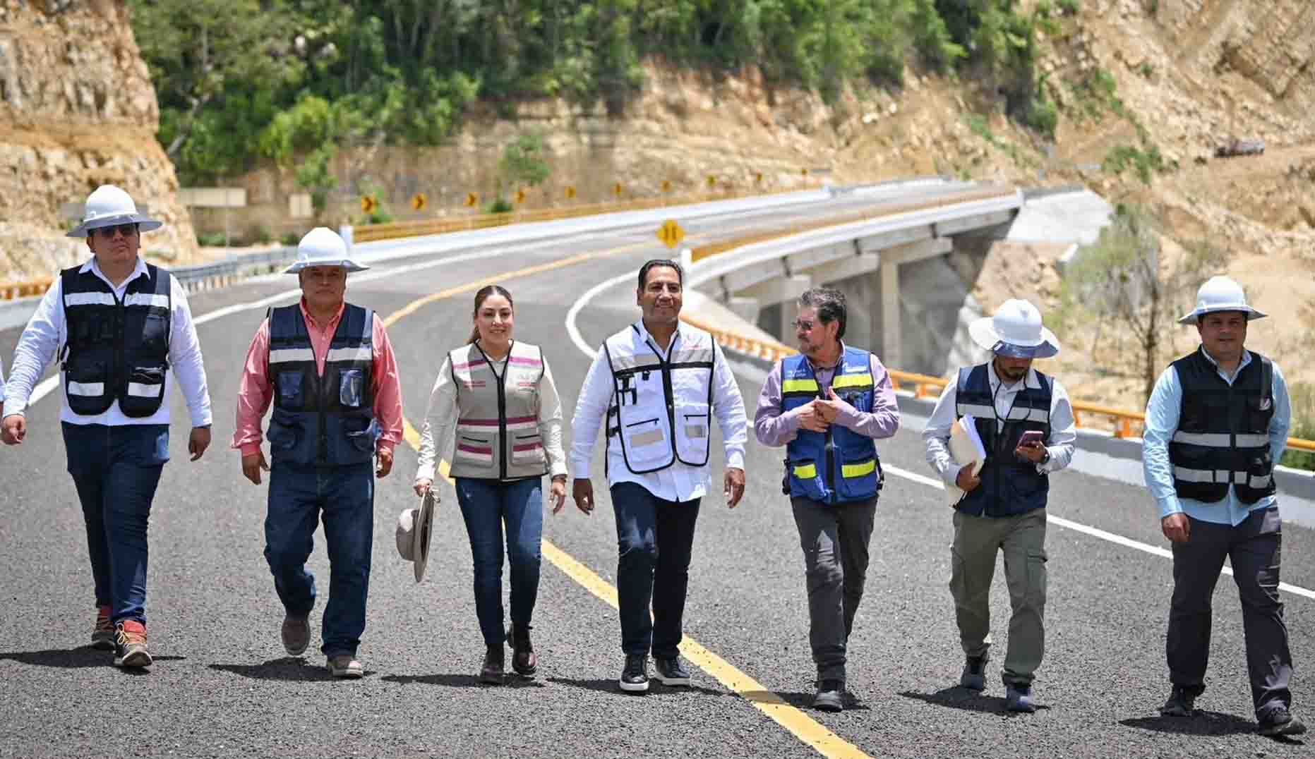 Eduardo Ramírez supervisa la construcción de la carretera Palenque-Ocosingo e impulsa acciones contra el dengue