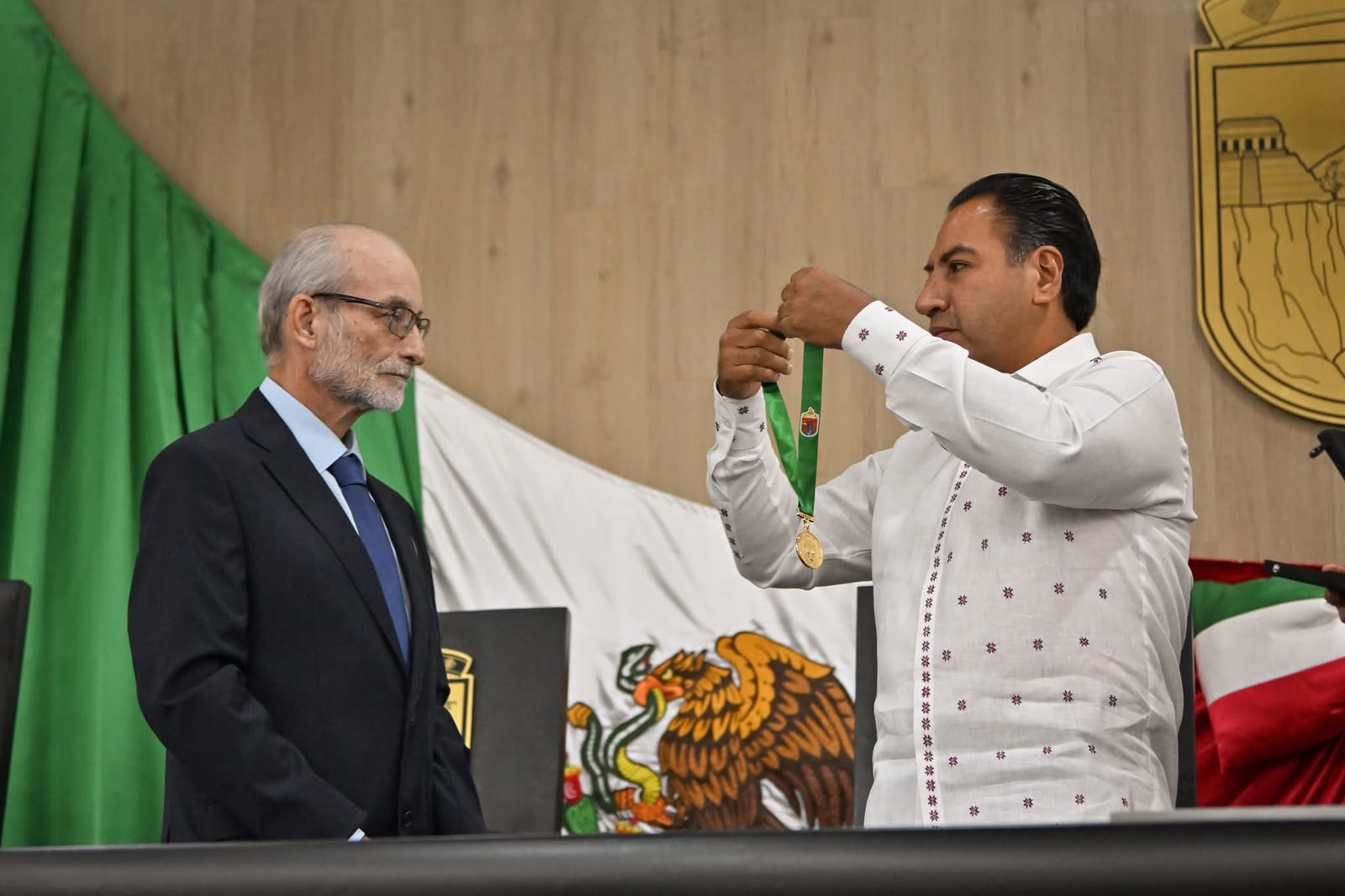 Impone ERA Medalla “Miguel Álvarez del Toro” al biólogo Carlos Guichard Romero