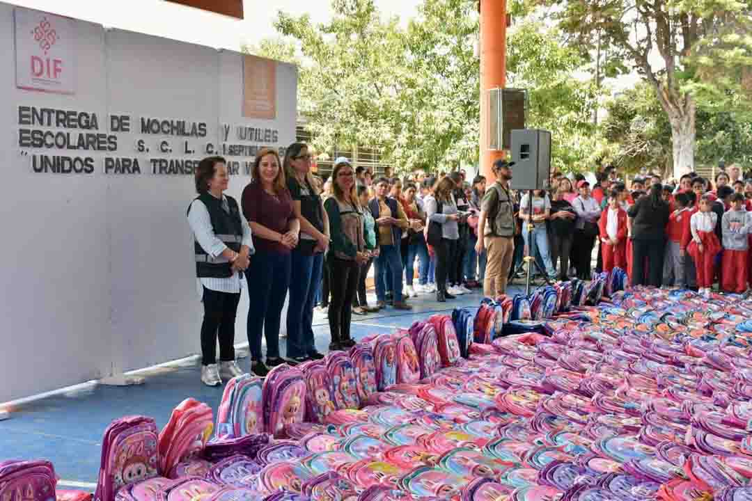 Arranca entrega de más de 9 mil mochilas y útiles escolares en San Cristóbal