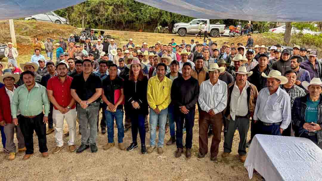 Fabiola Ricci refrenda compromiso con 72 comunidades del sur poniente