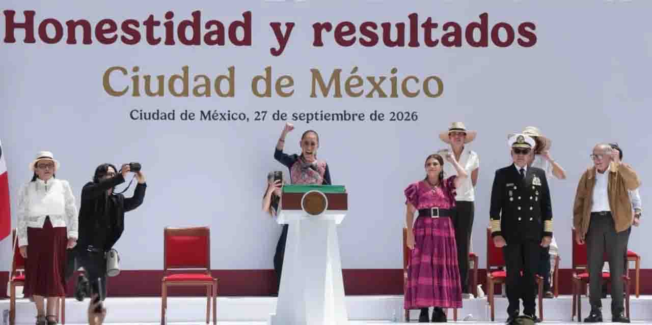 Sheinbaum rinde homenaje a AMLO durante su segundo informe de gobierno; defiende la soberanía
