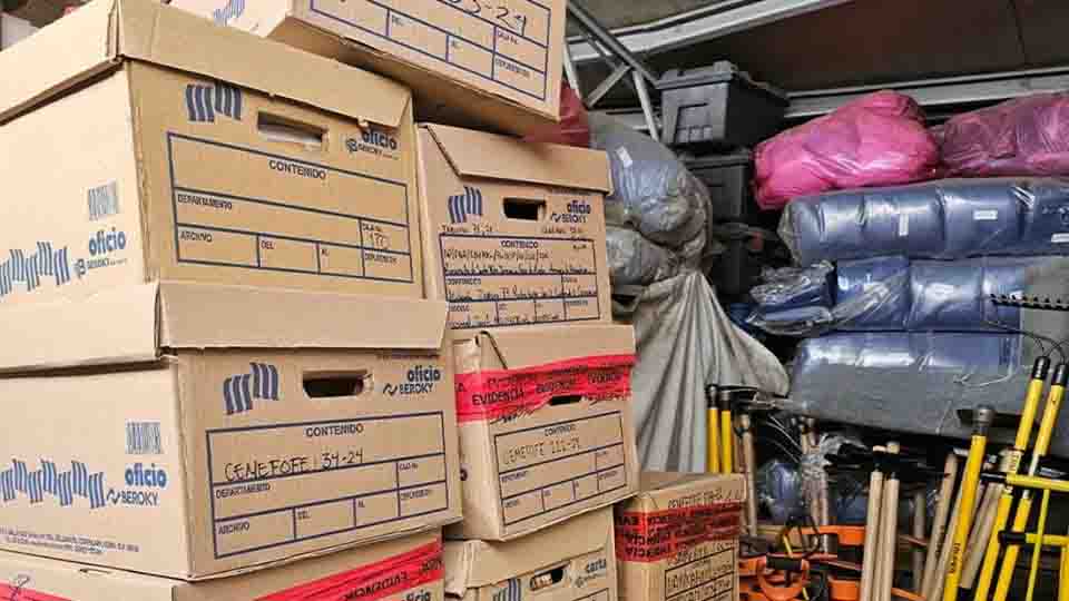 Al ser evidenciada, la FGR “limpió” la bodega donde arrumbó decenas de cajas con restos humanos relacionados con desapariciones y fosas
