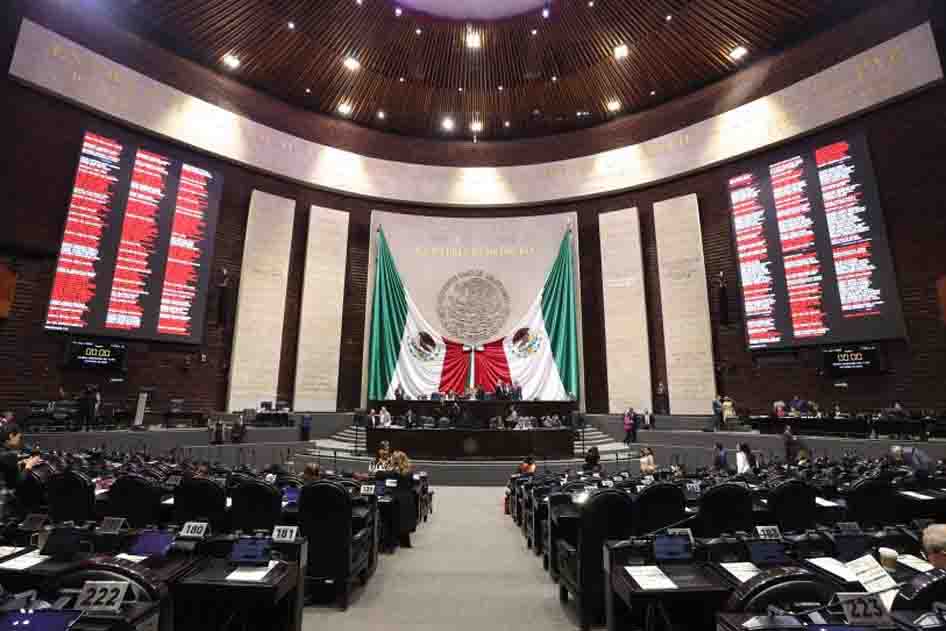 Alistan en Diputados Ley Antimemes y cárcel a ambulantes por piratería