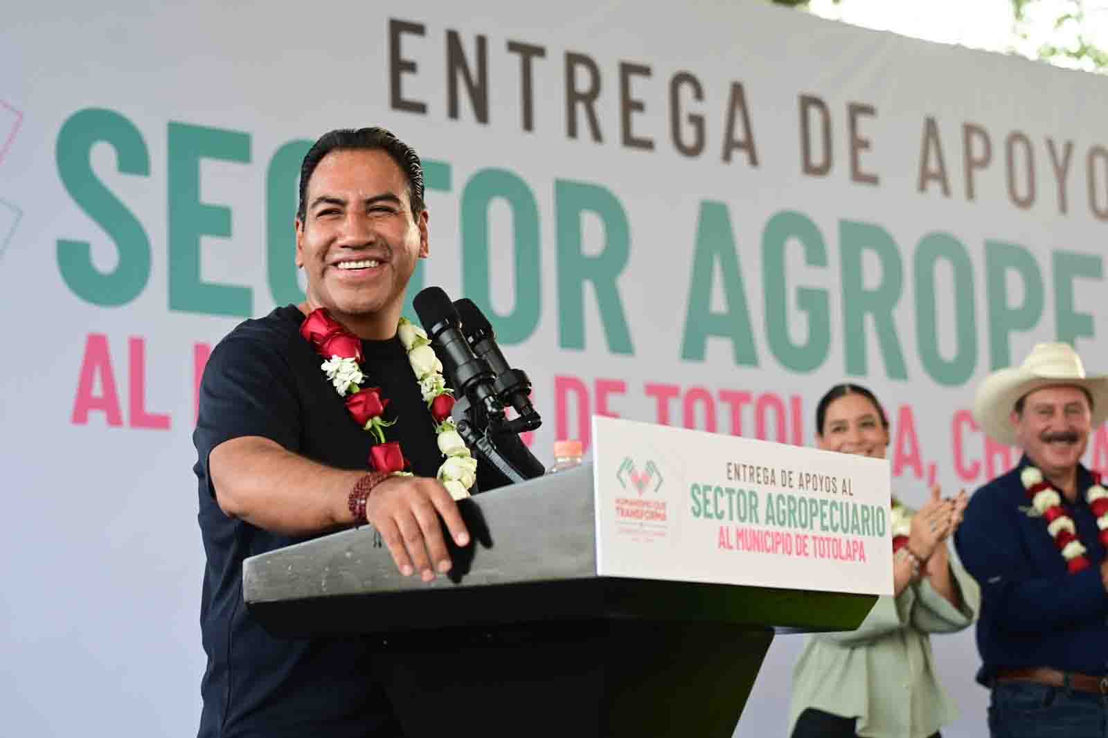 Eduardo Ramírez inaugura Centro LIBRE y entrega espacios educativos y apoyos agropecuarios en Totolapa