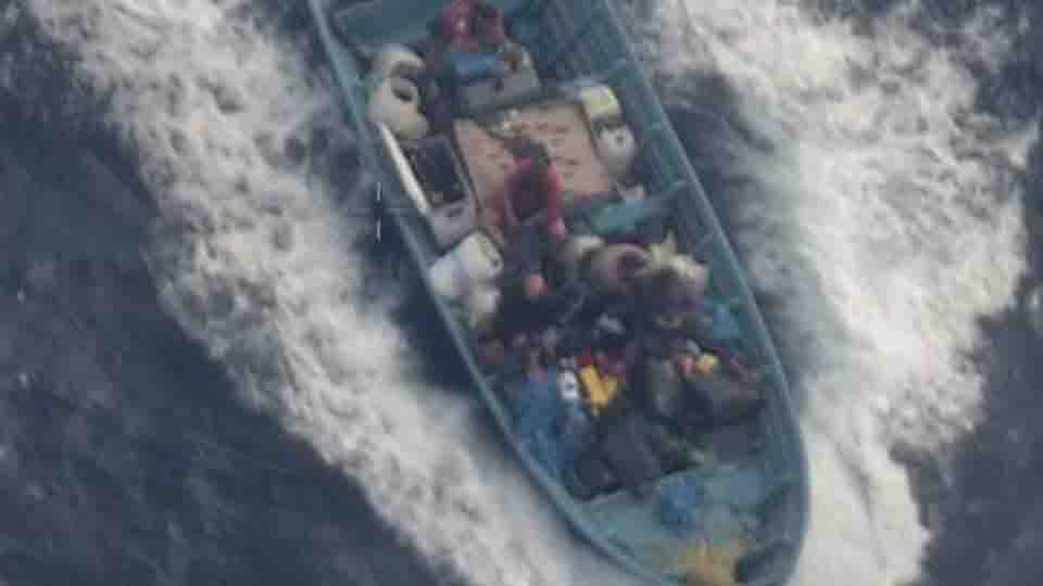 Marina decomisa 1.2 toneladas de cocaína y detiene a seis sujetos en costas de Oaxaca en coordinación con la Guardia Costera de EU