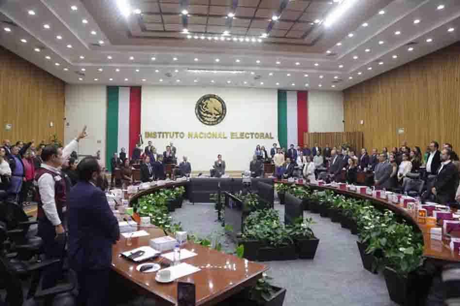 INE declara receso por posible influencia de Taddei en nombramiento de consejeros de los OPLE