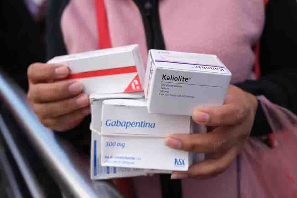 Desabasto en el IMSS obliga a sustituir medicamentos por opciones similares