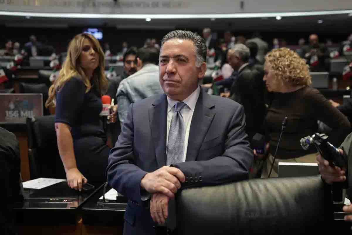 Enrique Inzunza se aferra a su curul y desestima petición de organizaciones para que deje el Senado