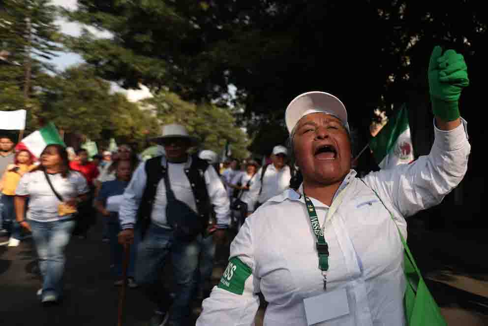 Sheinbaum fija limite a peticiones de trabajadores del IMSS tras fallida negociación: “Nadie está obligado a lo imposible”