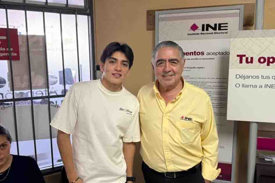 Gilberto Mora tramitó su INE. Así consiguió su credencial que lo acredita como mayor de edad