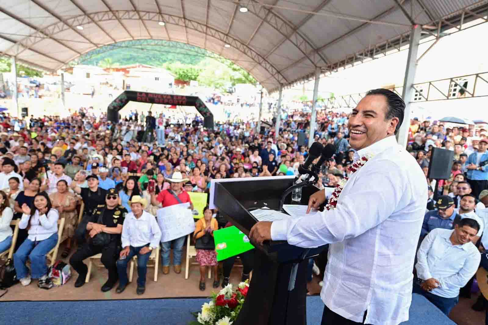 Eduardo Ramírez fortalece la educación, la salud y el bienestar en Honduras de la Sierra