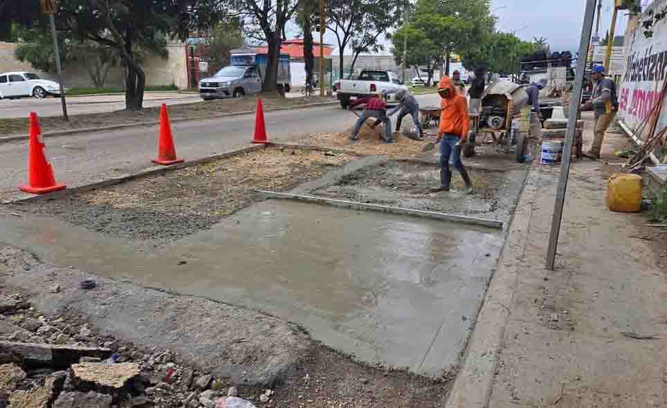 Obras Públicas realiza trabajos de bacheo para mejorar la circulación en San Cristóbal