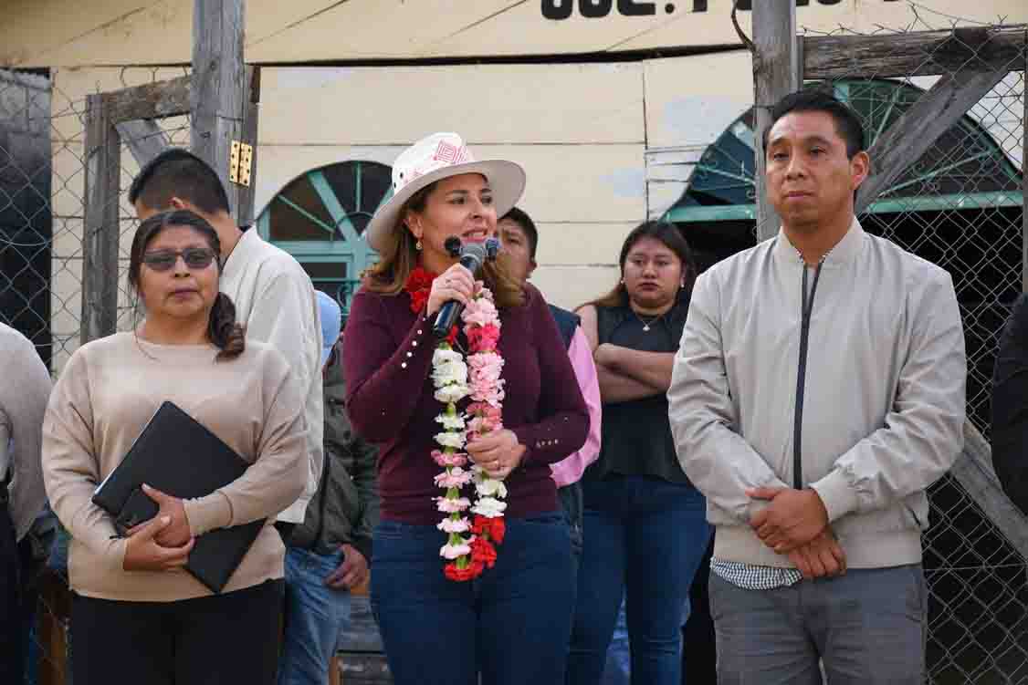 Presidenta Municipal da banderazo de inicio de obra en la colonia Pozo de Jacob