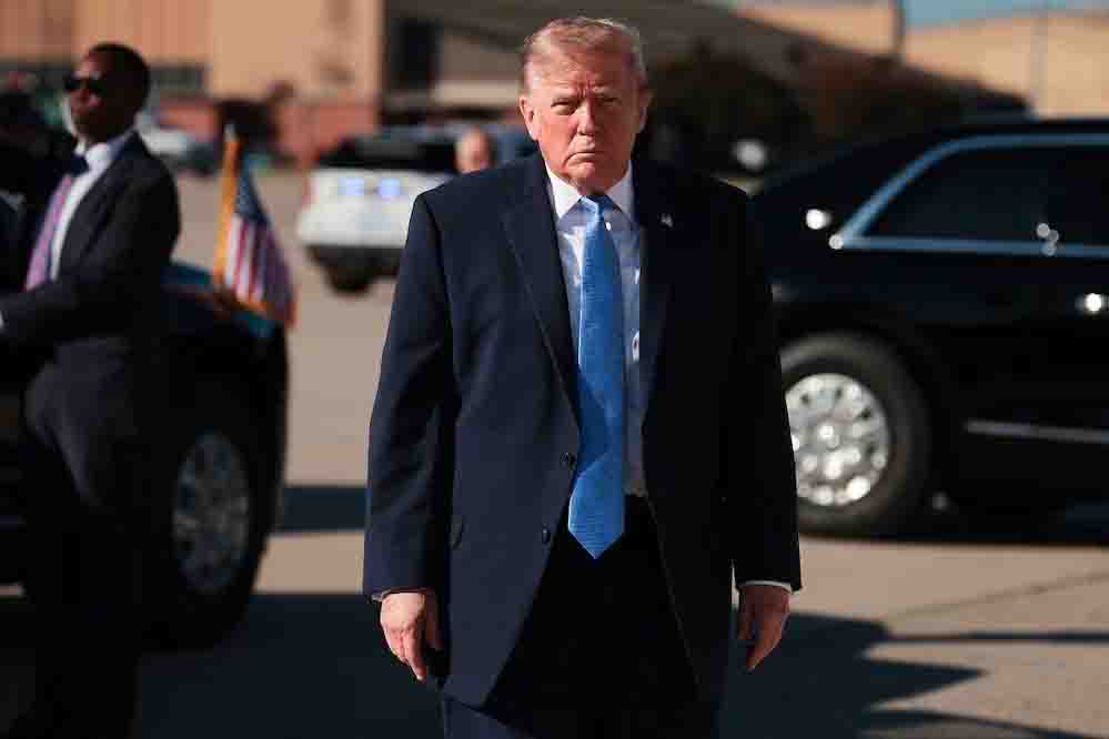 Trump presume arancel de 25% que impuso a autos importados de México; celebra que empresas se muden a EU