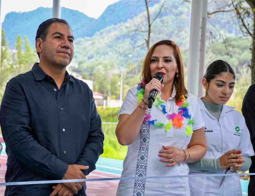 Reconoce Fabiola Ricci Diestel visión y apoyo del Gobernador del Estado Eduardo Ramírez Aguilar con la educación en San Cristóbal