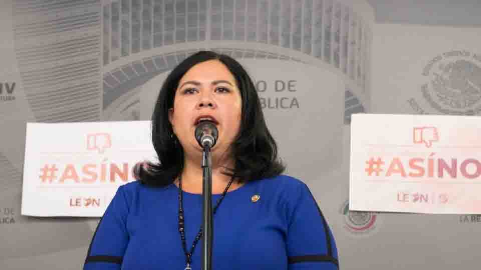 “A todos en Morena nos van a estar entrevistando”: retienen 12 horas a exsenadora Alejandra León en cruce fronterizo con EU