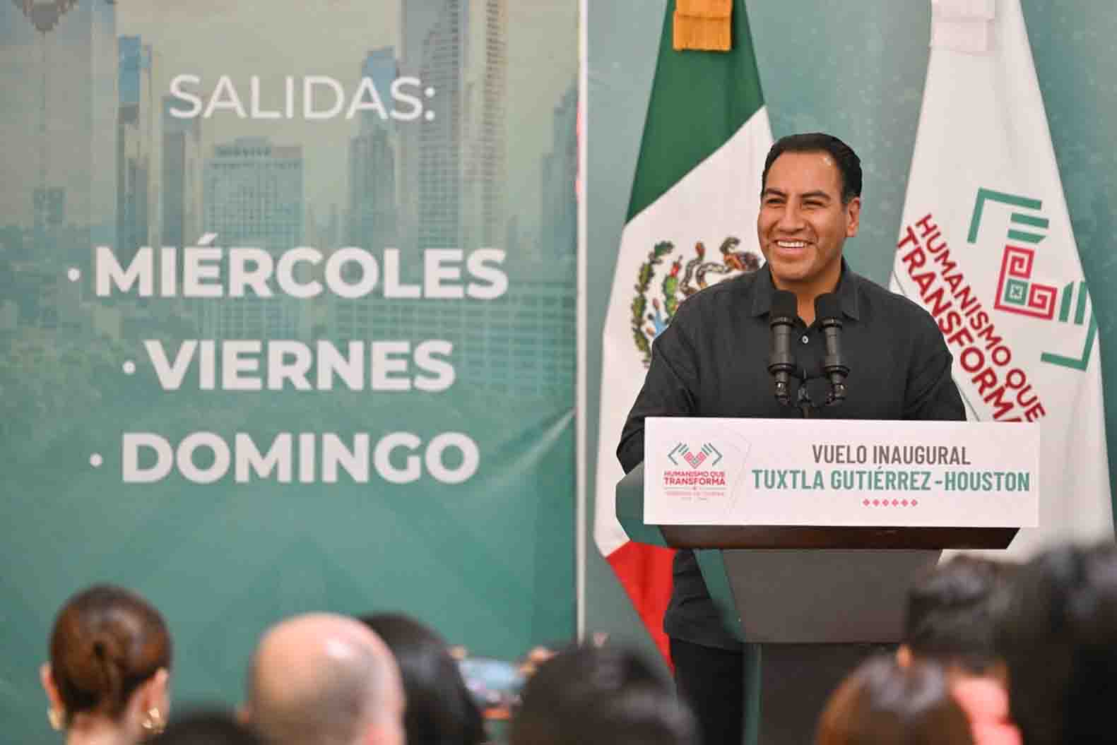 Eduardo Ramírez inaugura la ruta aérea internacional Tuxtla Gutiérrez-Houston de United Airlines